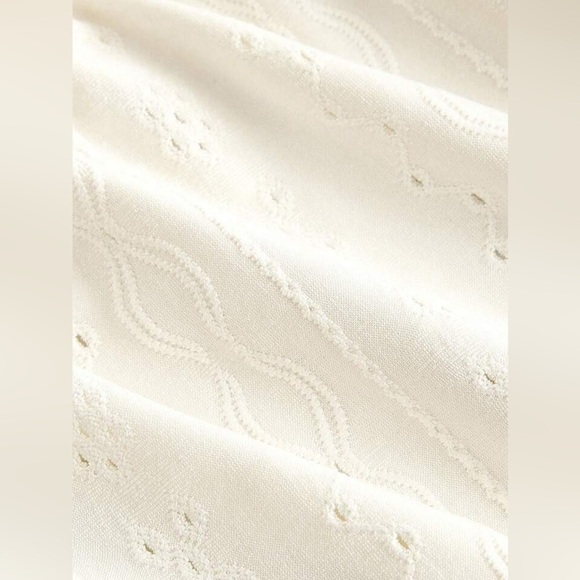 NWT Puff Cap Sleeve Eyelet Embroidery Shirt, Size Large, White - Picture 5 of 9